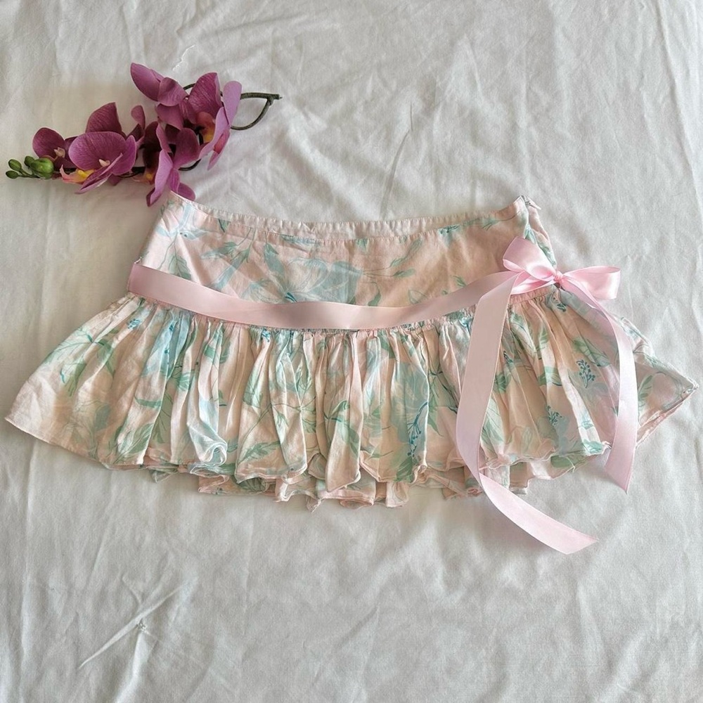 Rare y2k baby pink floral Abercrombie low rise pleated skirt